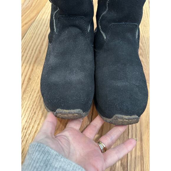 UGG Patchwork Geometric Stitching Shearling Boots - Picture 4 of 6